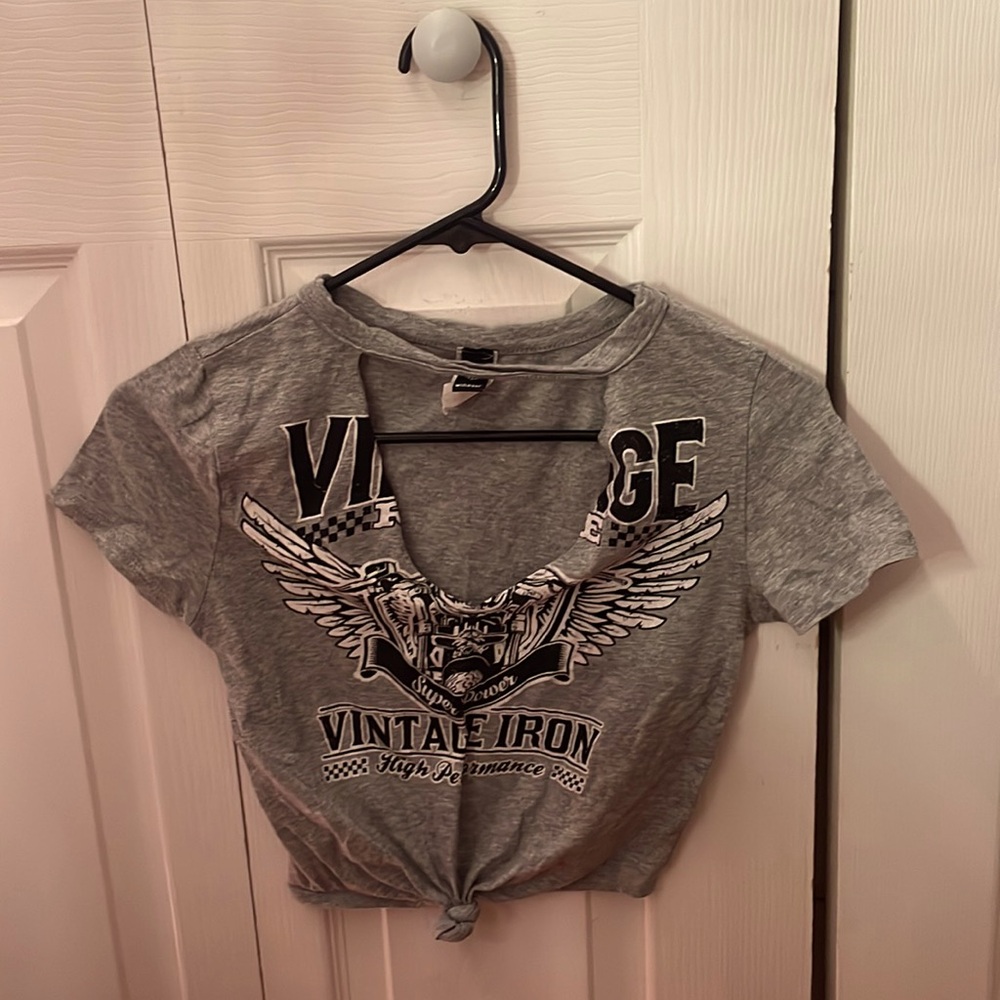 Cropped graphic tee
